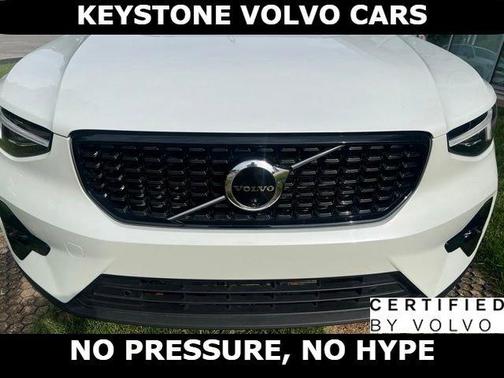 Crystal White 2026 Volvo XC40 B5 Plus