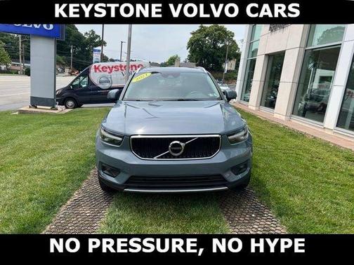 Thunder Gray 2021 Volvo XC40 T5 Momentum