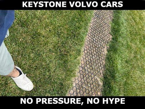 Thunder Gray 2021 Volvo XC40 T5 Momentum