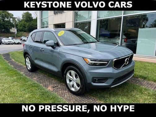 Thunder Gray 2021 Volvo XC40 T5 Momentum