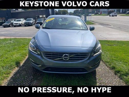 Blue 2017 Volvo S60 Inscription T5