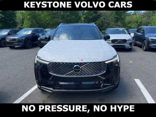 Onyx Black 2026 Volvo XC90 Plug-In Hybrid T8 Plus 7-Seater
