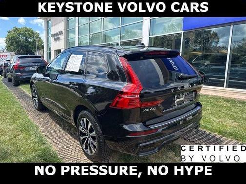 Onyx Black 2023 Volvo XC60 B5 Plus Dark Theme