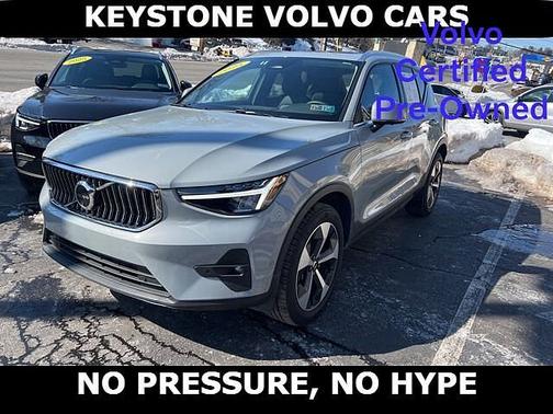 2025 Volvo XC40 Plus