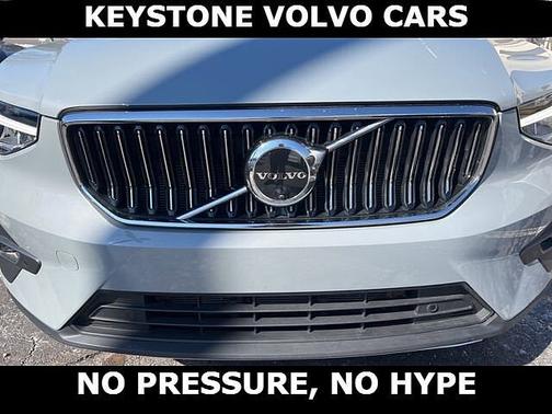 2025 Volvo XC40 Plus