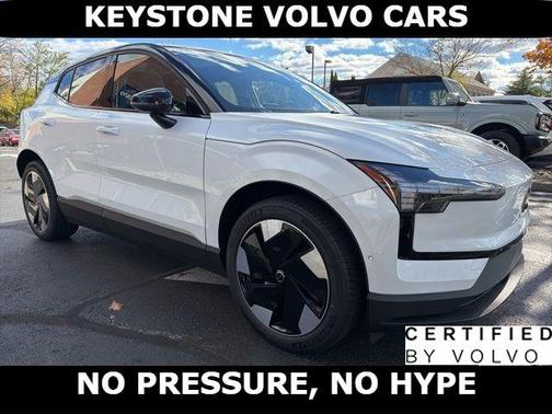 Crystal White Metallic 2026 Volvo EX30 Twin Motor Ultra