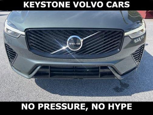 Forest Green 2026 Volvo XC60 Plug-In Hybrid T8 Ultra