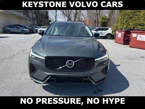 Forest Green 2026 Volvo XC60 Plug-In Hybrid T8 Ultra