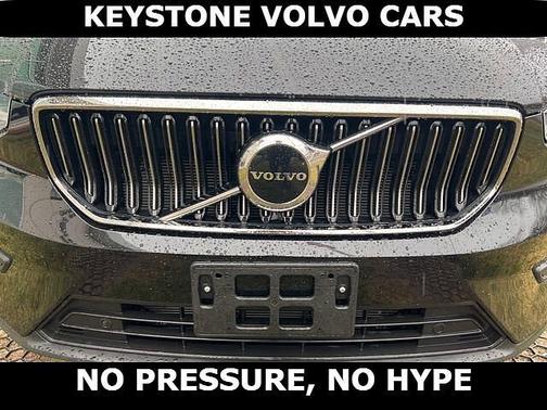 2025 Volvo XC40 Core