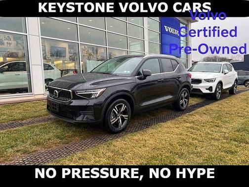 2025 Volvo XC40 Core