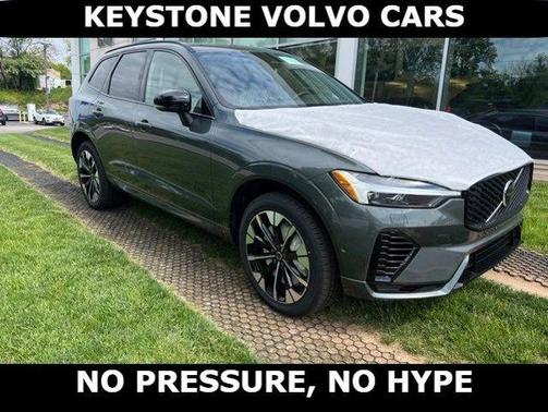 Forest Green 2026 Volvo XC60 Plug-In Hybrid T8 Plus