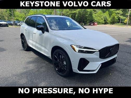 Crystal White 2026 Volvo XC60 Plug-In Hybrid T8 Ultra Black Edition