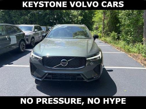 Forest Green 2026 Volvo XC60 B5 Plus