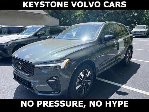 Forest Green 2026 Volvo XC60 B5 Plus