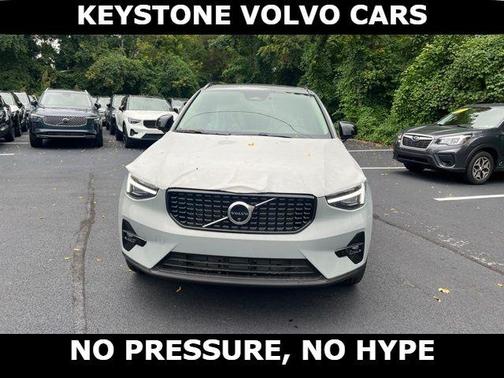 Vapour Grey 2026 Volvo XC40 B5 Plus