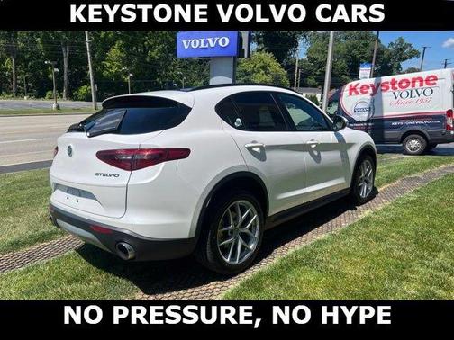 White Tri-Coat 2019 Alfa Romeo Stelvio Ti Sport