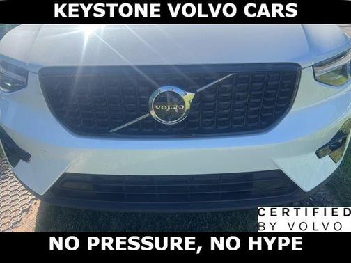 Crystal White 2026 Volvo XC40 B5 Plus