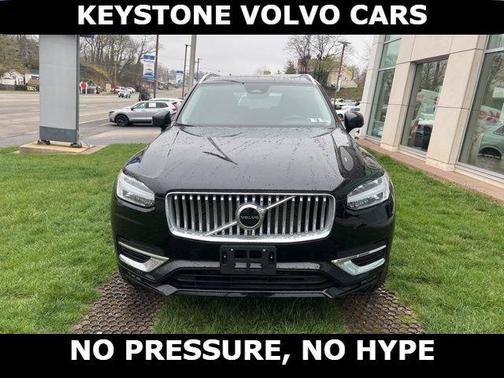 Onyx Black 2025 Volvo XC90 B5 Core