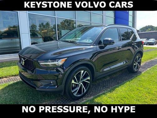 Black 2019 Volvo XC40 T5 R-Design