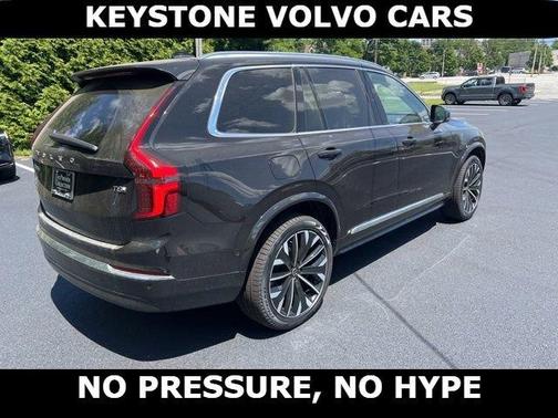 Onyx Black 2026 Volvo XC90 Plug-In Hybrid T8 Ultra 7-Seater