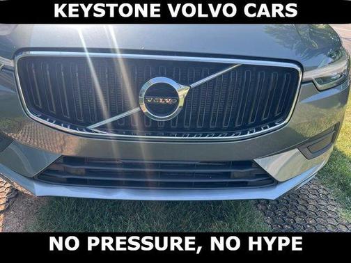 Gray 2020 Volvo XC60 T5 Momentum