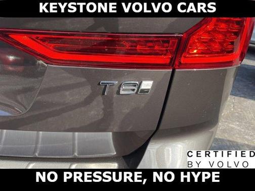 Platinum Gray 2025 Volvo XC60 Plug-In Hybrid T8 Core