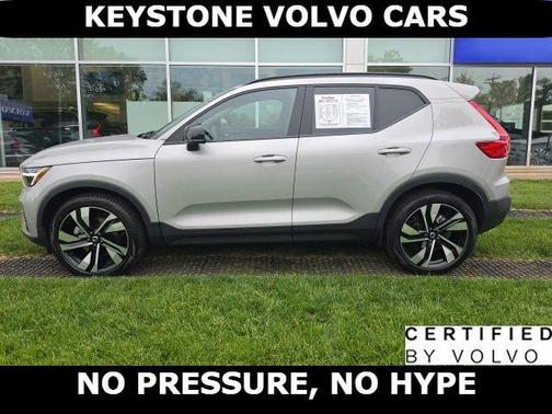 Silver 2023 Volvo XC40 B5 Plus Dark Theme