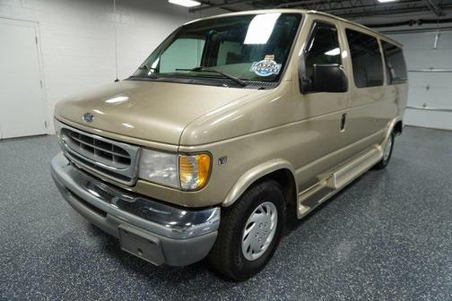 1999 Ford E150 Base