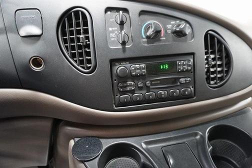 1999 Ford E150 Base