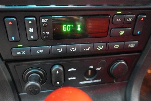 2002 Ford Thunderbird Base