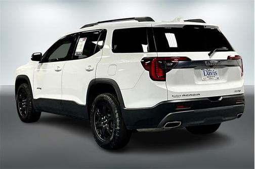 2022 GMC Acadia AT4