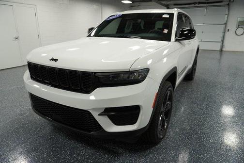 2023 Jeep Grand Cherokee Altitude