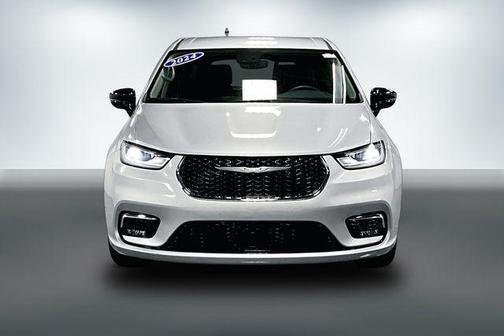 Silver Mist Clearcoat 2024 Chrysler Pacifica Touring L