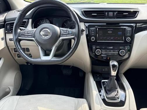 2022 Nissan Rogue Sport SV
