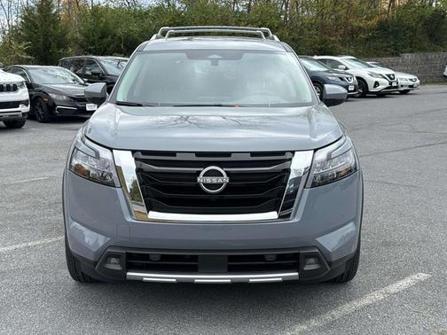 2025 Nissan Pathfinder Platinum 4WD