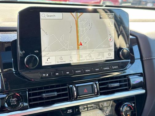 2025 Nissan Pathfinder SL