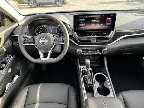 2025 Nissan Altima SR FWD