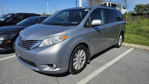 2017 Toyota Sienna XLE