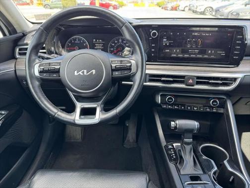 2022 Kia K5 EX