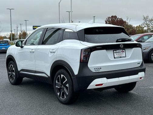 2025 Nissan Kicks SV