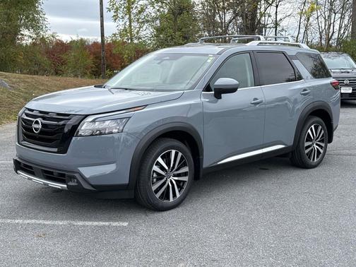 2025 Nissan Pathfinder Platinum 4WD