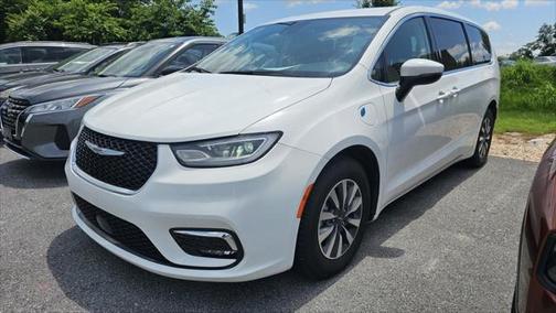 2023 Chrysler Pacifica Hybrid Touring L