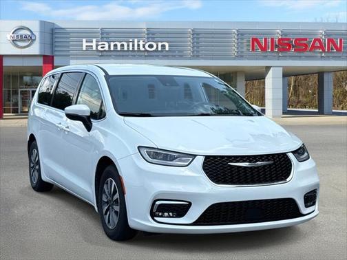 2023 Chrysler Pacifica Hybrid Touring L