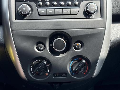 2015 Nissan Versa 1.6 SV