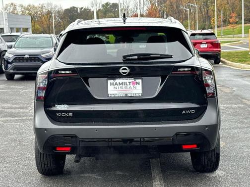 2025 Nissan Kicks SV