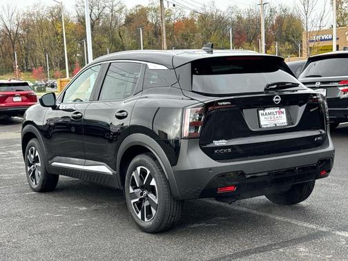 2025 Nissan Kicks SV