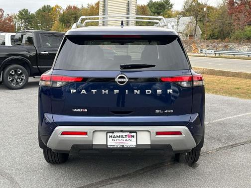 2025 Nissan Pathfinder SL 4WD
