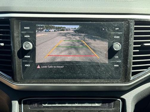 2022 Volkswagen Atlas 3.6L SE w/Technology