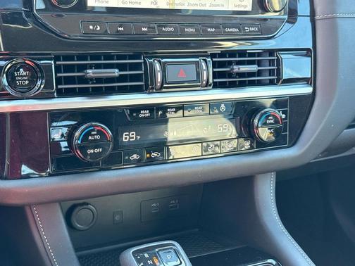 2025 Nissan Pathfinder SL 4WD