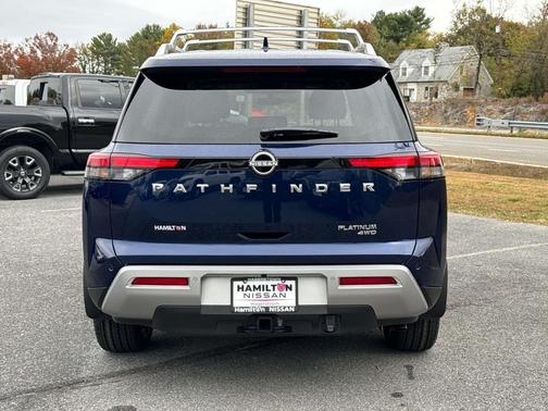 2025 Nissan Pathfinder Platinum 4WD